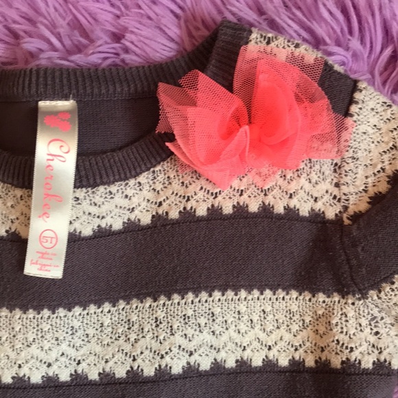 Bundle of Cherokee 5T pretty sweaters - Picture 8 of 9